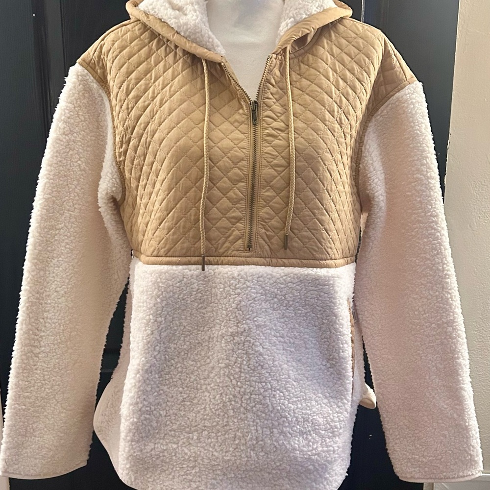 BearPaw Tan and Cream Quilted Sweater